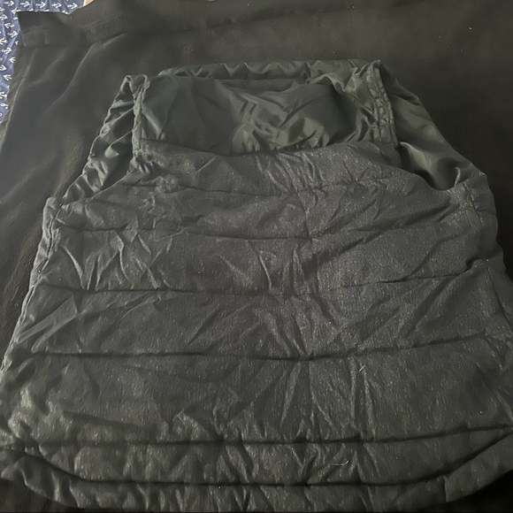 Black and gray Gap vest - Picture 4 of 5